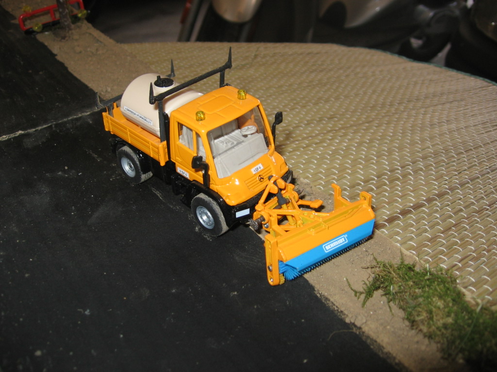 spazzatrice Unimog