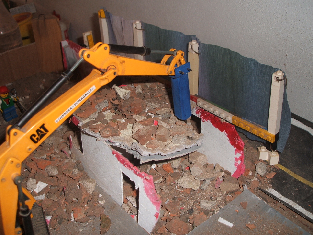 20\12\2006-demolizione edificio