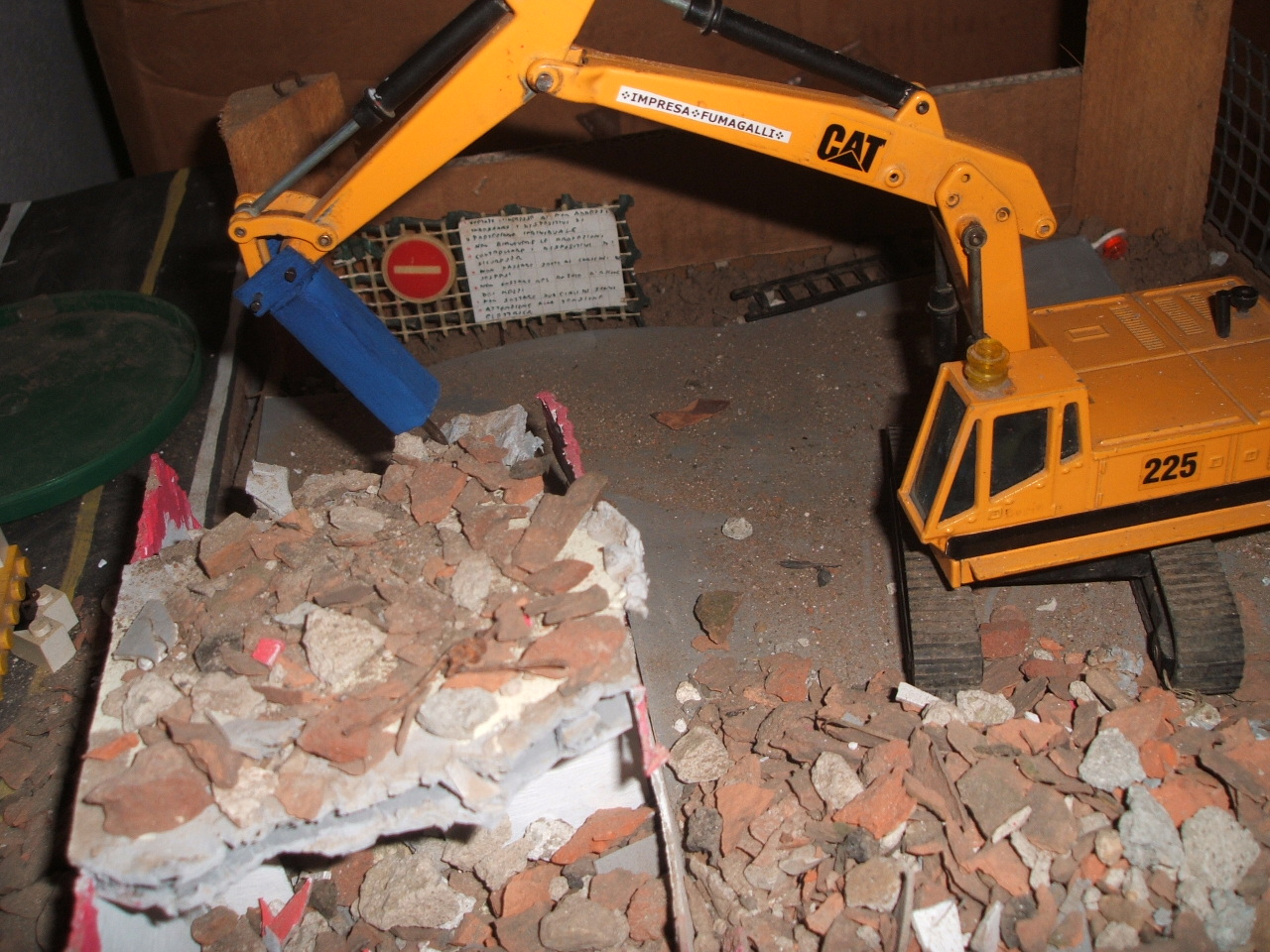 20\12\2006-demolizione edificio