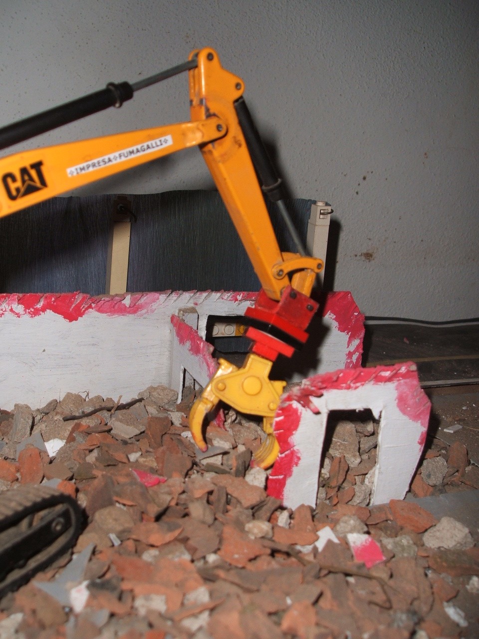 20\12\2006-demolizione edificio