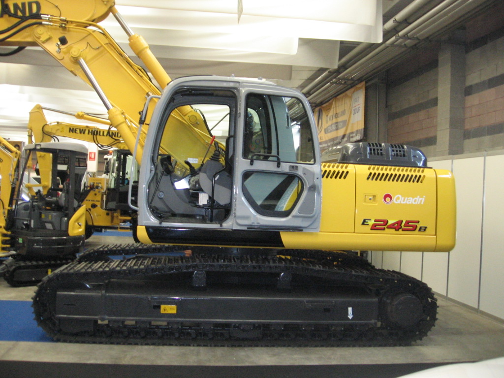 stand Quadri:New Holland E245B