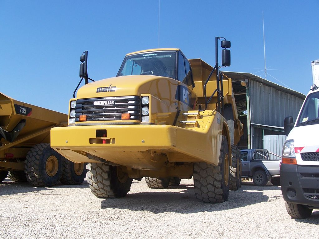 Dumper CAT 735