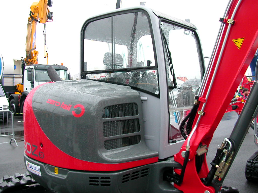 Neuson 50 Z3 - Girosagoma