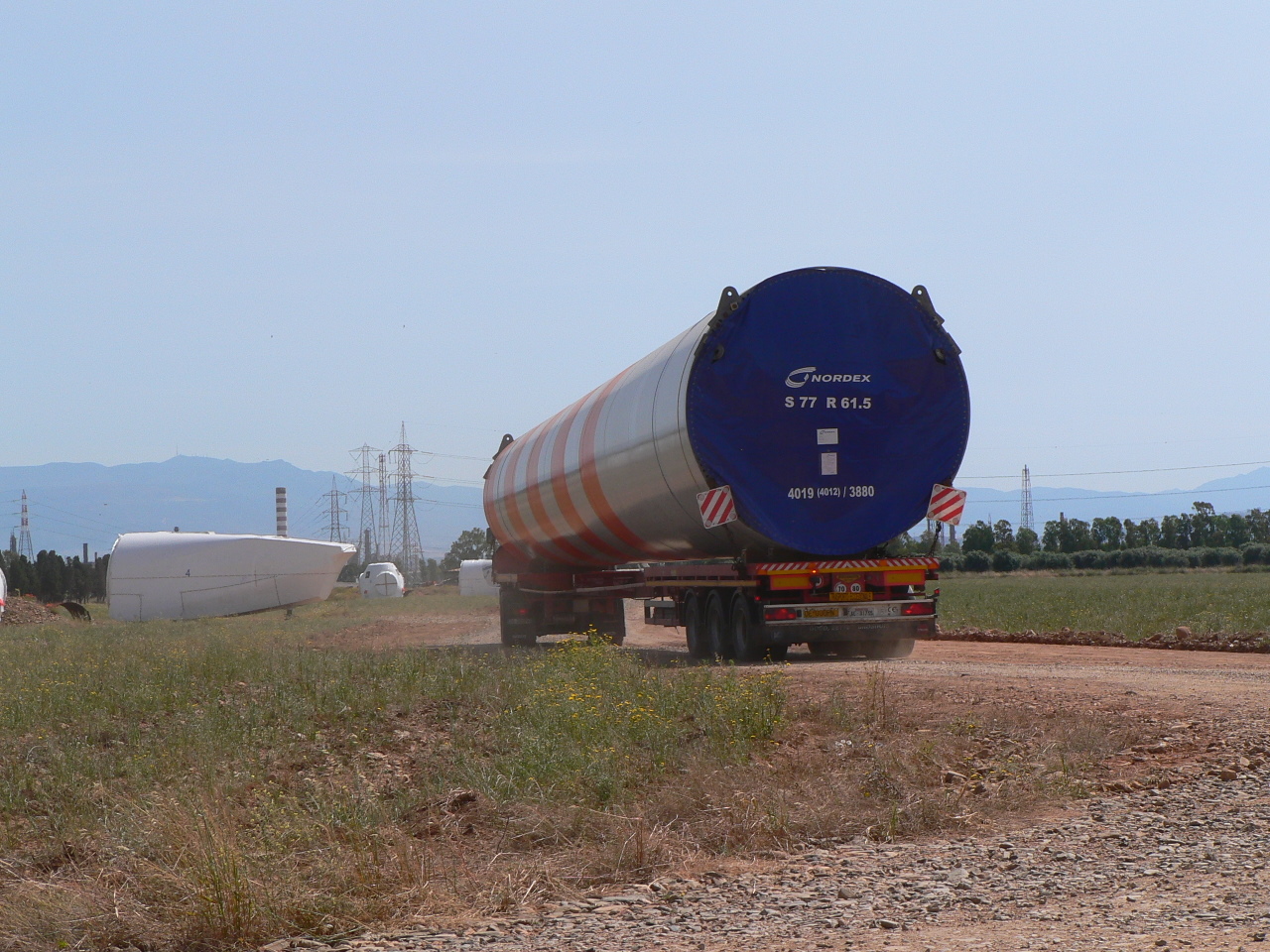 Trasporto di parti della torre eolica