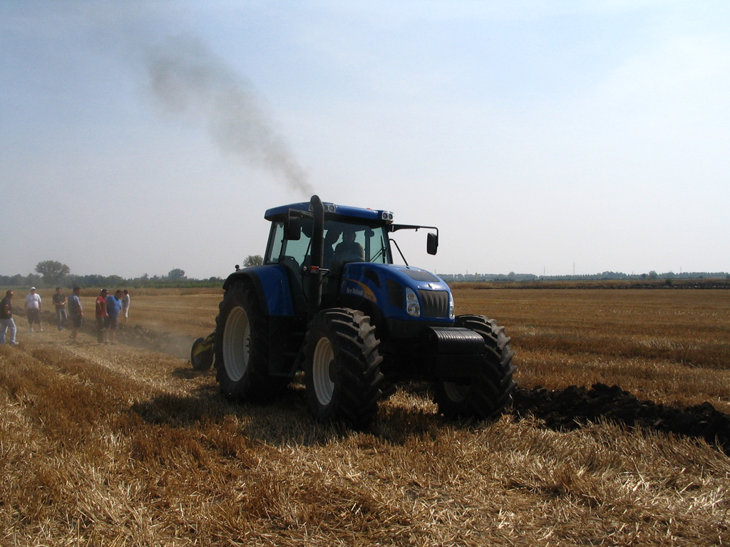 New Holland in campo Nonantola MO 1/7/07