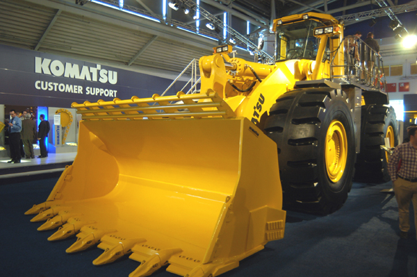 Komatsu WA 700