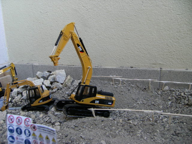 cat 330d torna al deposito