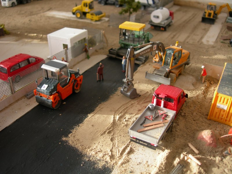 Si continua ad asfaltare…