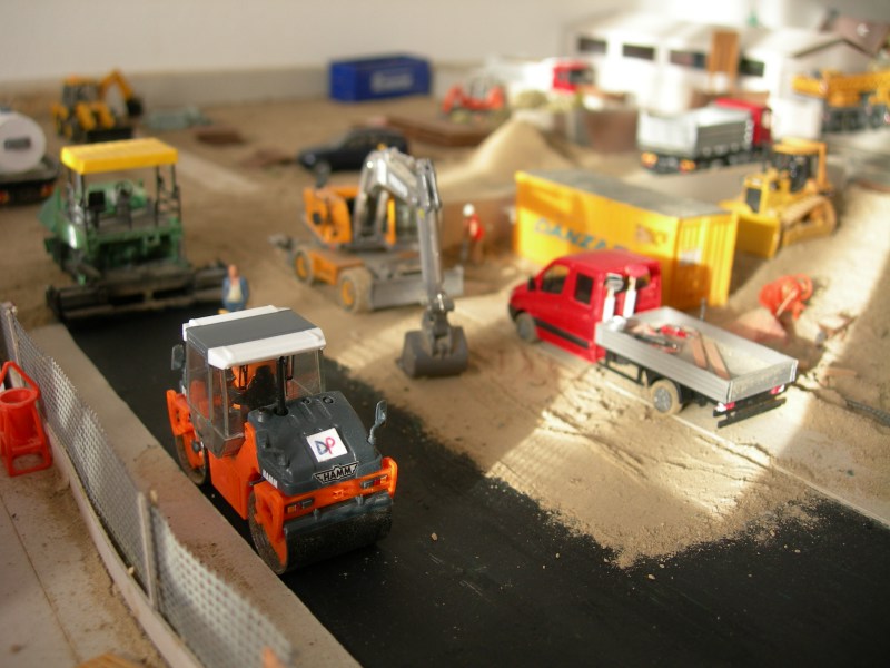 Si continua ad asfaltare…