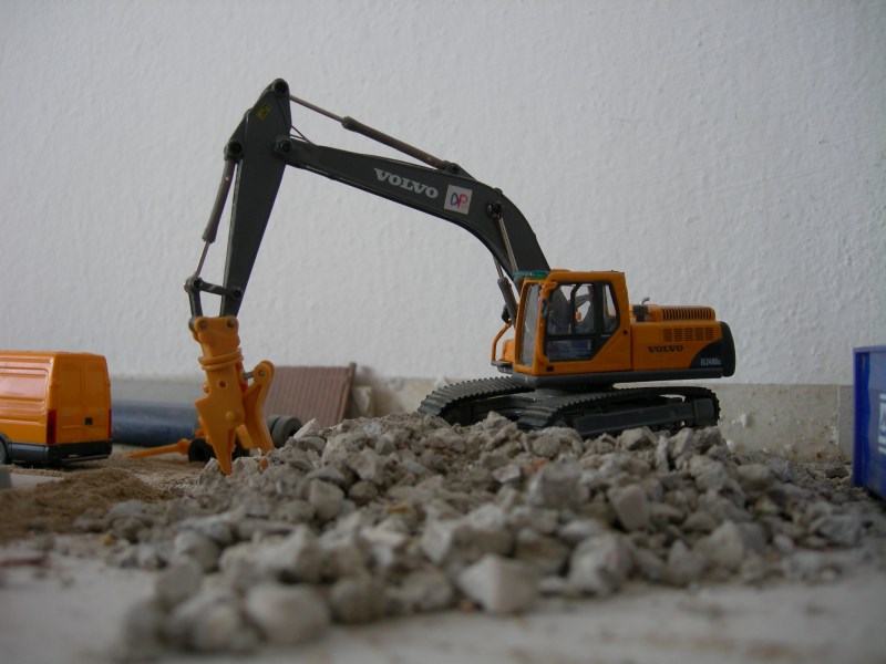 Demolizione - Volvo EC240B