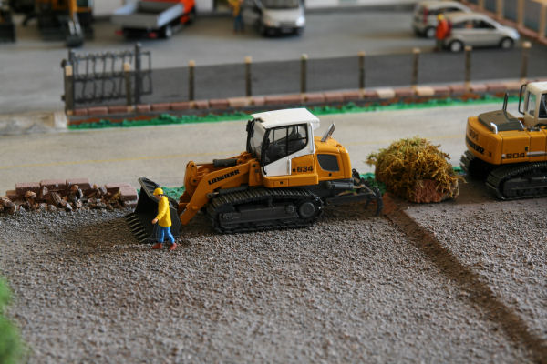 Liebherr 634 ( pala cingolata )_2  diorama 2