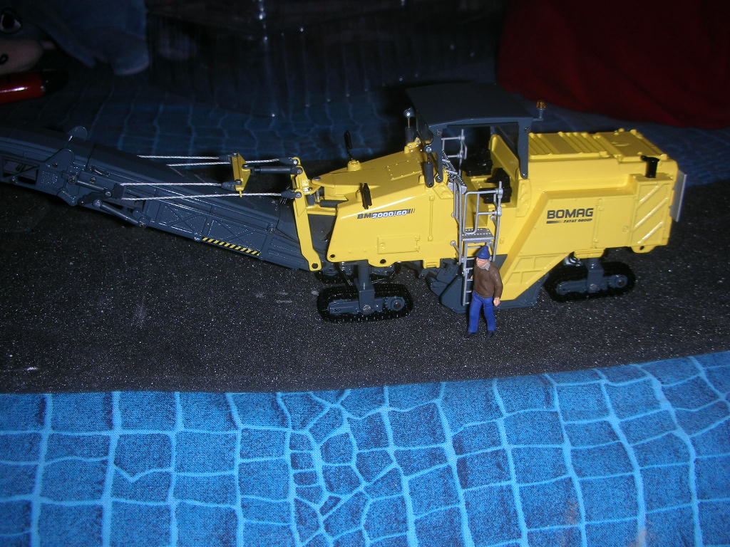 nuovo arrivo fresa bomag