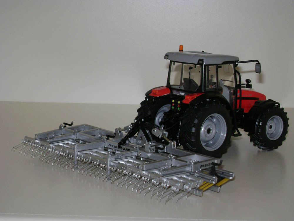Erpice strigliatore Joskin aperto