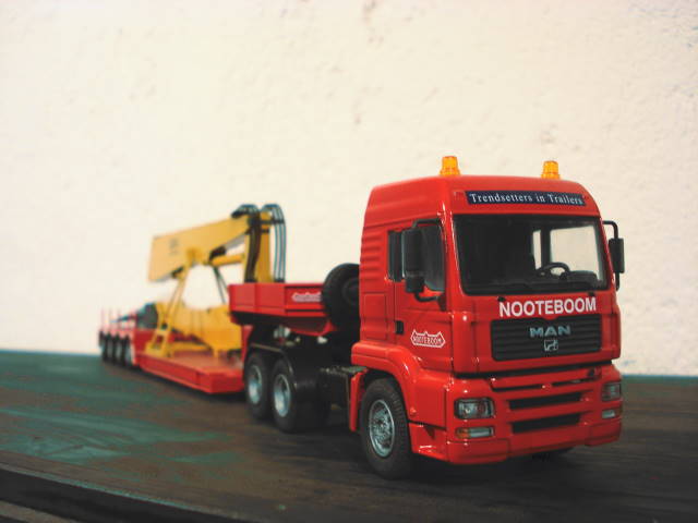 MAN TGA & Liebherr 954 Demolition