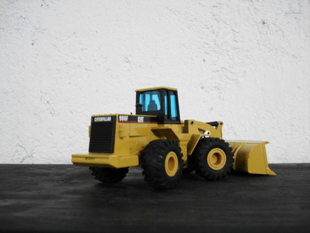 CAT 966F