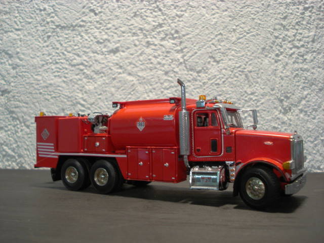 Peterbilt 357 Fuel & lube