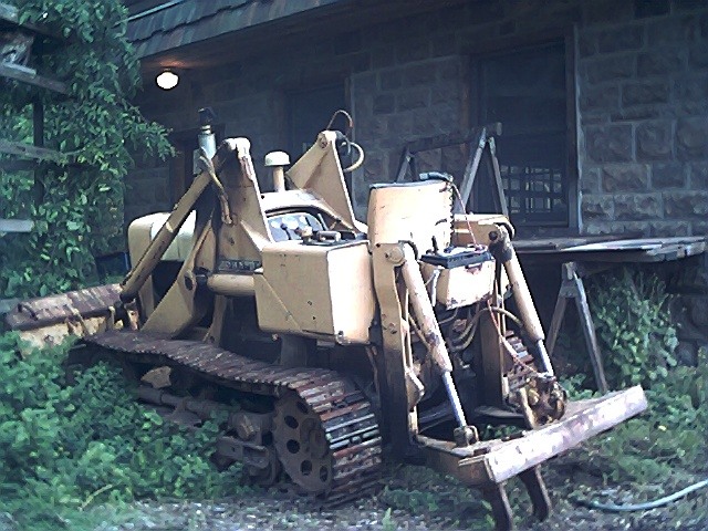 John Deere 810