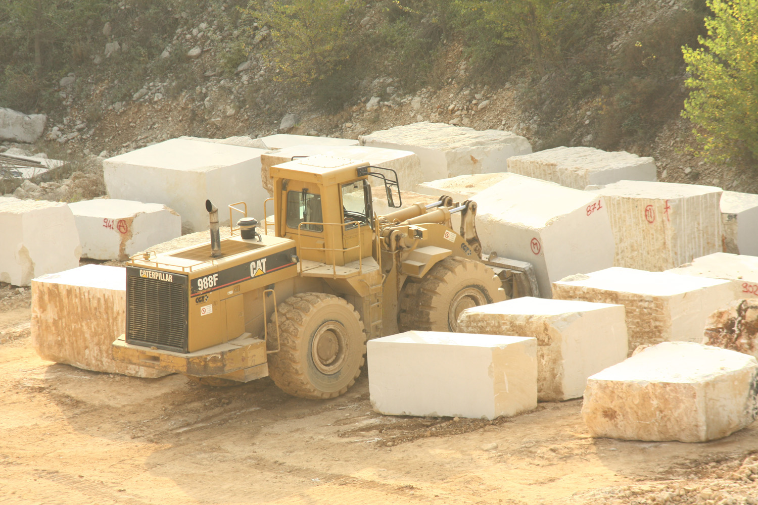 CAT 988F