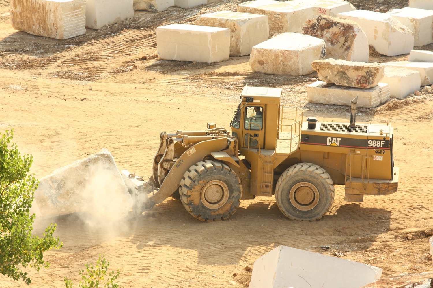 CAT 988F