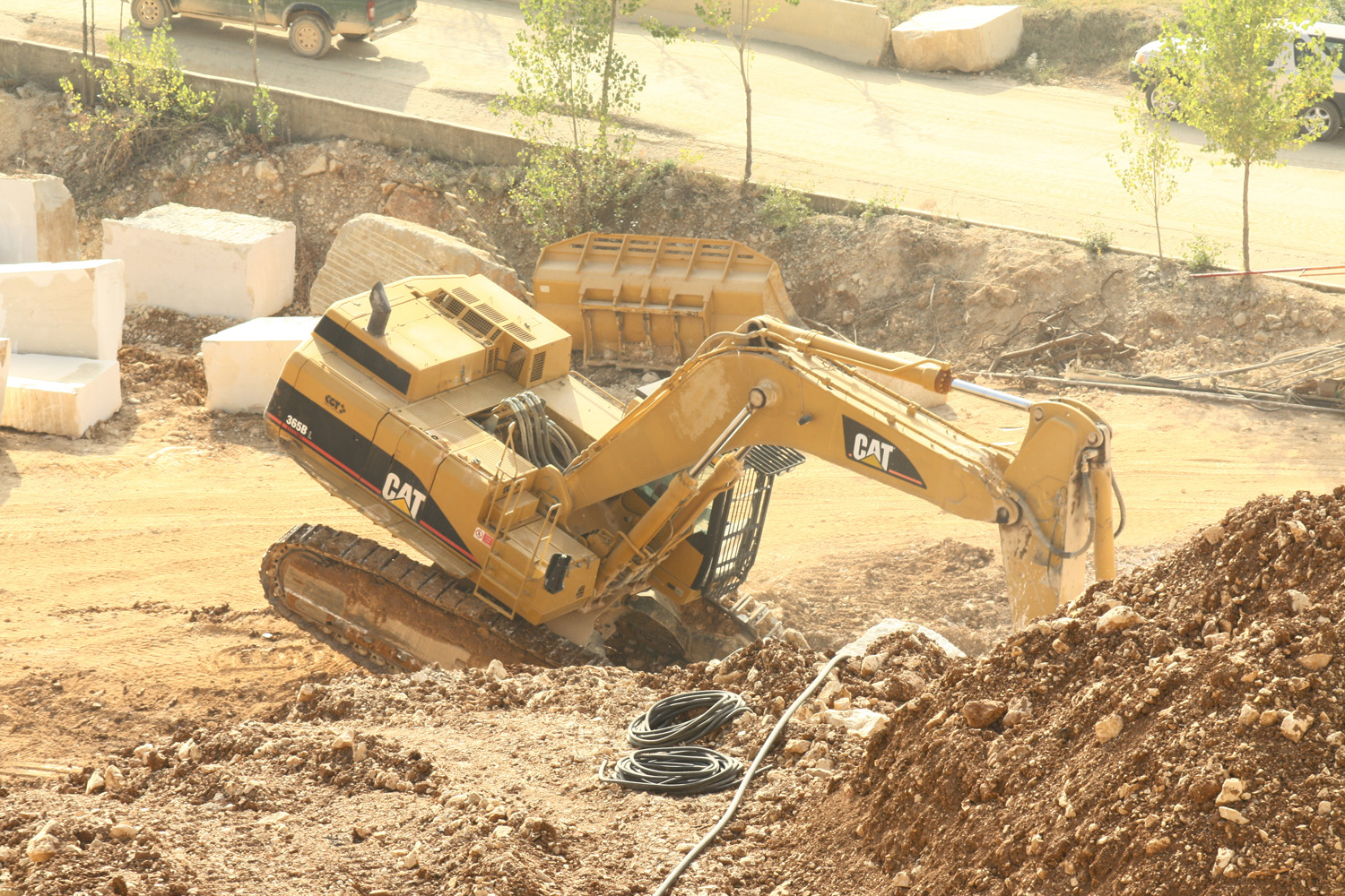 CAT 365B L