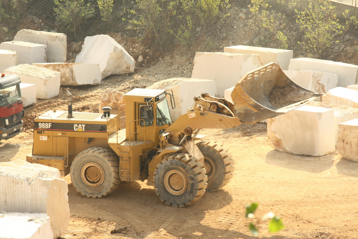 CAT 988F