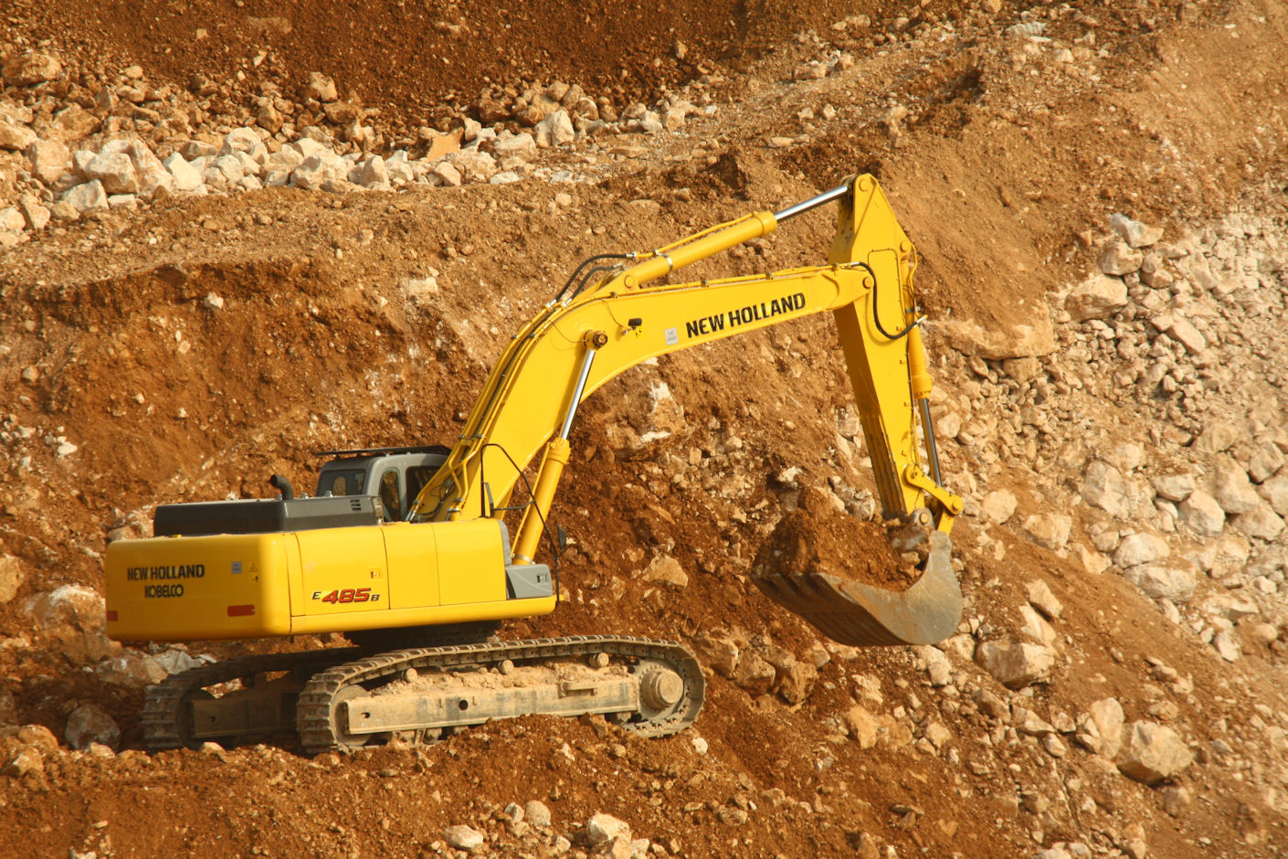 New Holland Kobelco E485 B