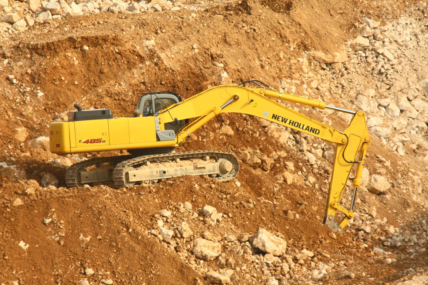 New Holland Kobelco E485 B
