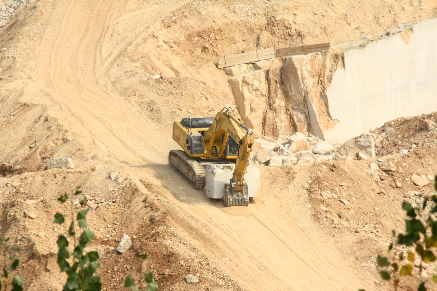 New Holland Kobelco E485