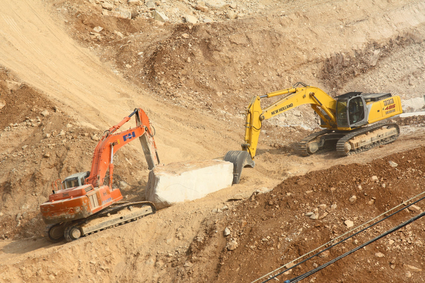 New Holland / Hitachi