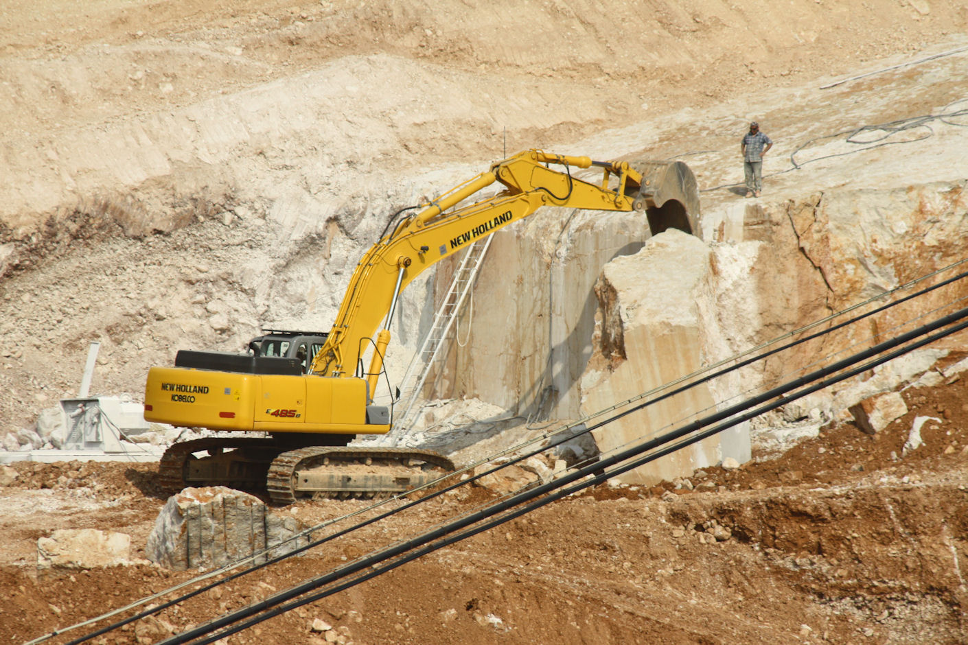 New Holland Kobelco E485 B