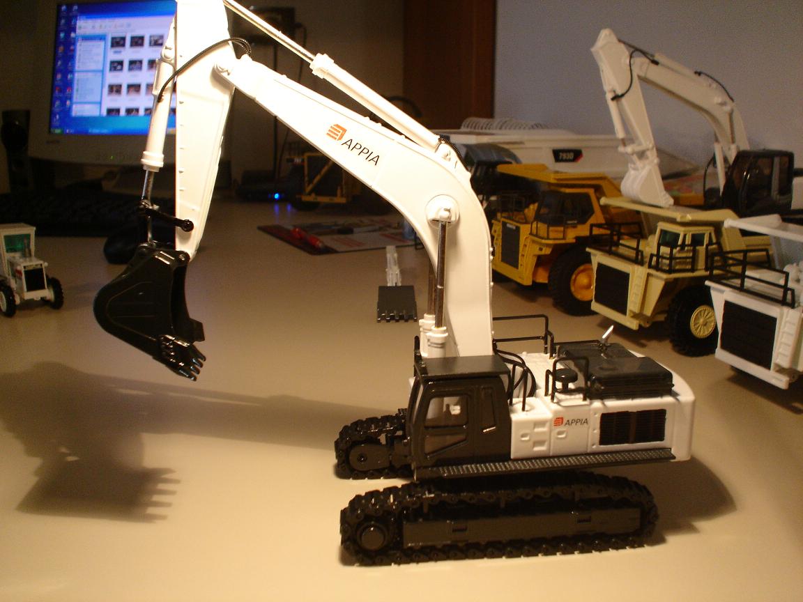 Cingolato Hyndai 800 APPIA