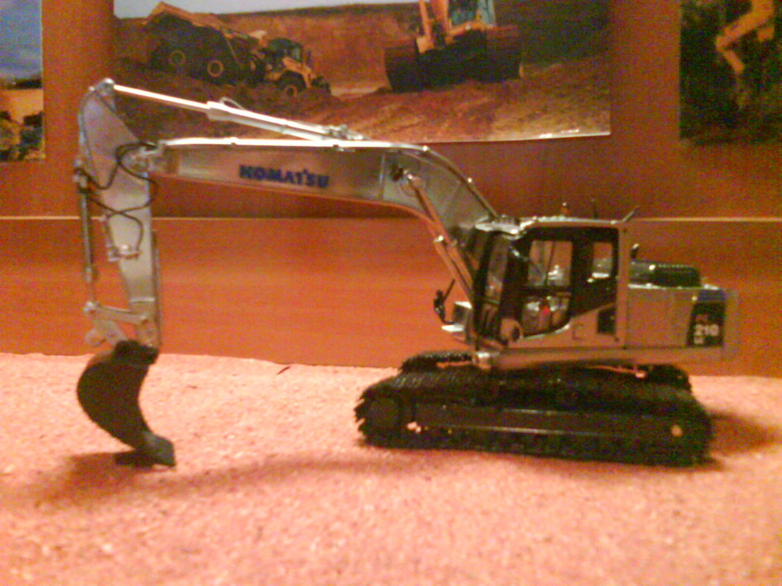 Komatsu edezione limitata