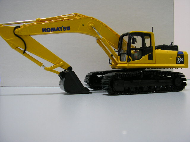 KOMATSU PC300 LC
