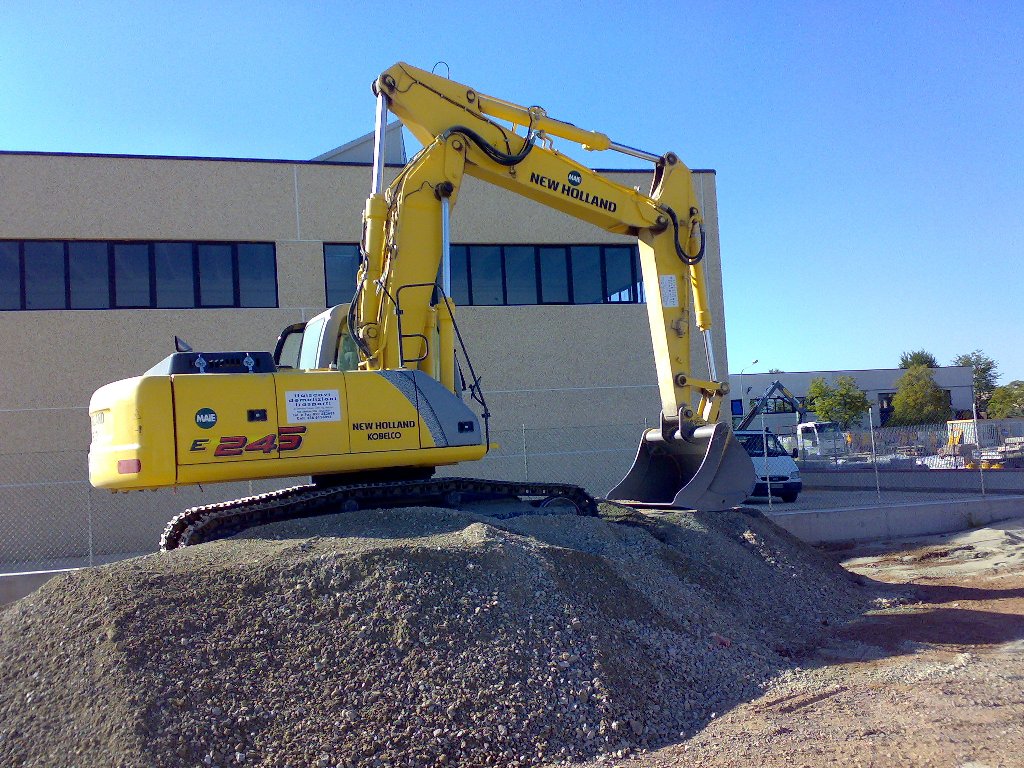 New Holland E245