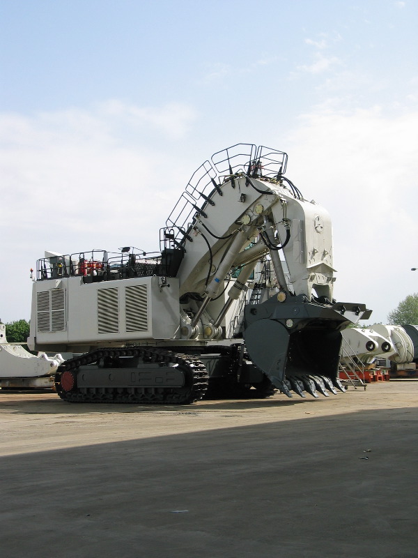 Liebherr r 996  ( 1 )