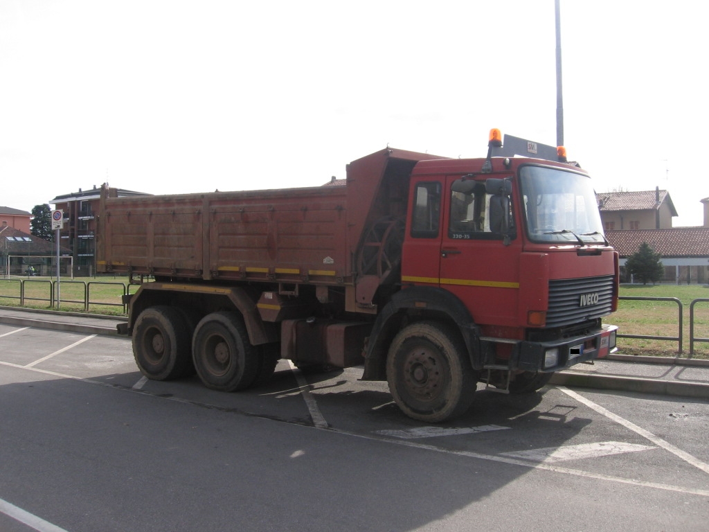 Iveco 330-35