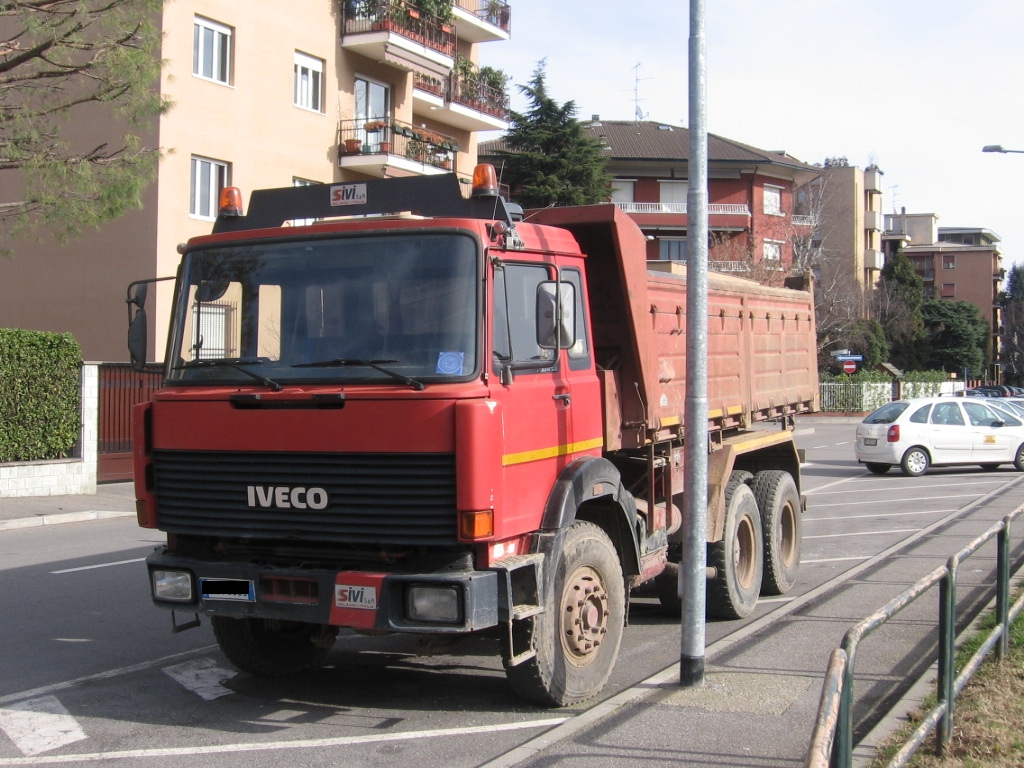 Iveco 330-35