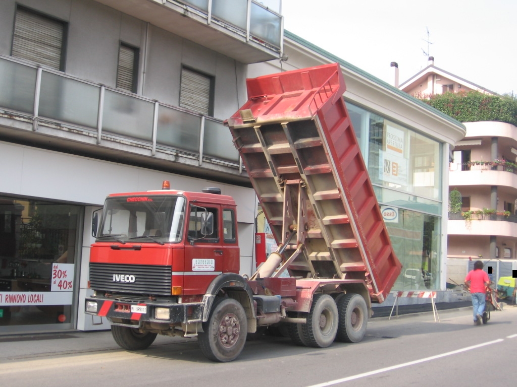 Iveco 330-35