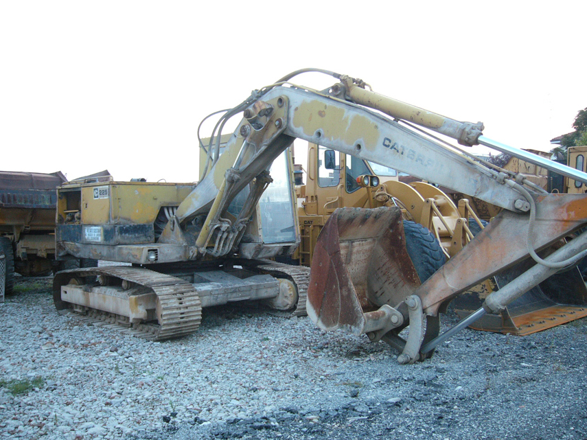 Caterpillar 225