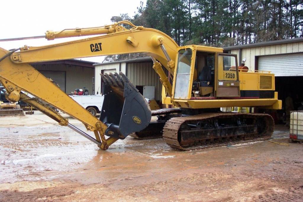 Caterpillar 235 ( 2 )