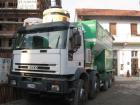 Iveco 410E38 con impianto per intonaci e sottofondi