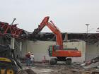 demolizione edificio con Hitachi Zaxis 350LCN