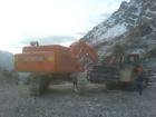 FK D180 e Hitachi ZX 520
