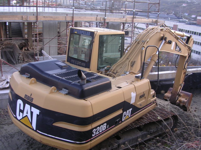 cat 320b