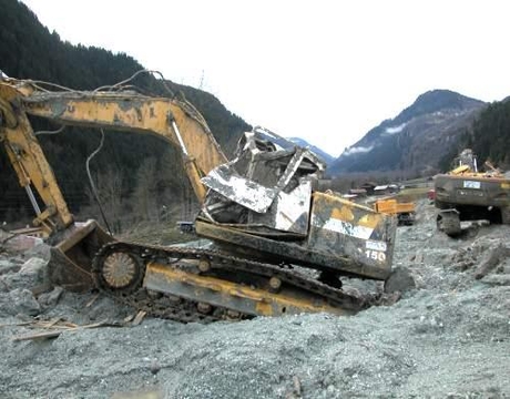 komatsu distrutto