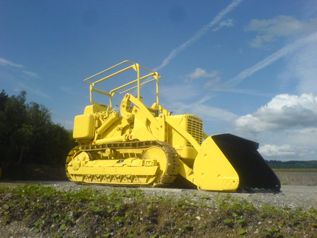 Caterpillar 933