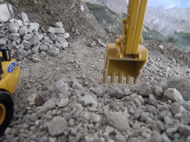 lavori in cava con CAT330dl