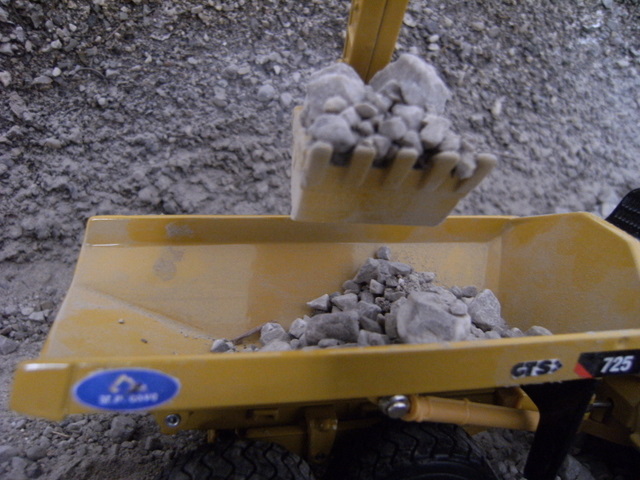 lavori in cava con CAT330dl