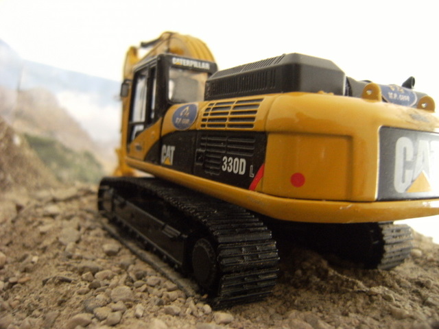 lavori in cava con CAT330dl