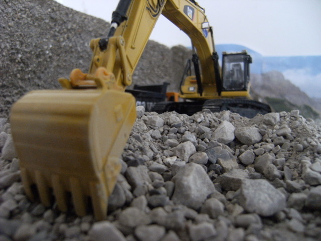 lavori in cava con CAT330dl